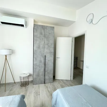 Seafront Duplex Sea View And Spacious Gardens Porto Recanati