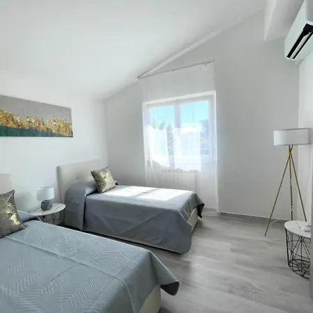 Seafront Duplex Sea View And Spacious Gardens * Porto Recanati