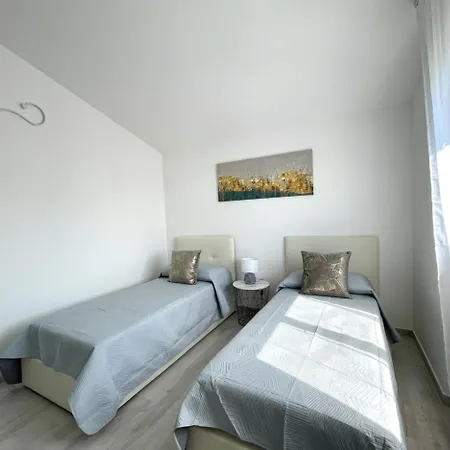 Seafront Duplex Sea View And Spacious Gardens * Porto Recanati