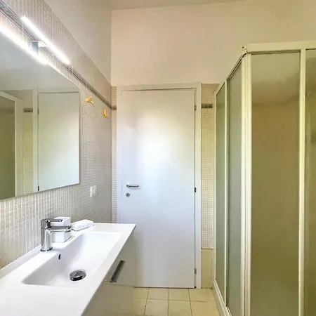 Seafront Duplex Sea View And Spacious Gardens Vila *