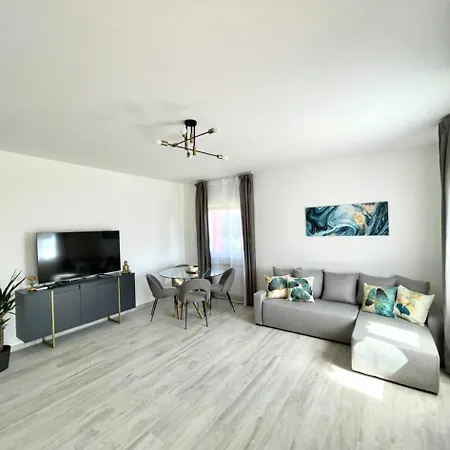 Seafront Duplex Sea View And Spacious Gardens Porto Recanati