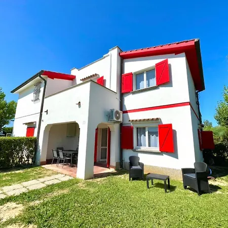 Villa Seafront Duplex Sea View And Spacious Gardens *
