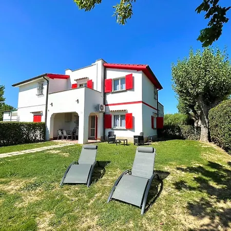 Seafront Duplex Sea View And Spacious Gardens *