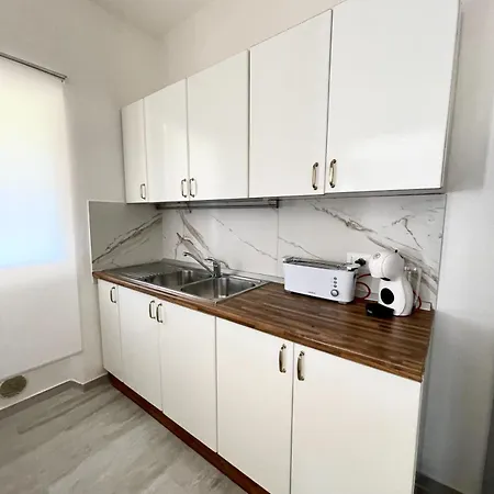 Seafront Duplex Sea View And Spacious Gardens Vila Porto Recanati