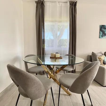 빌라 Seafront Duplex Sea View And Spacious Gardens 포르토레카나티