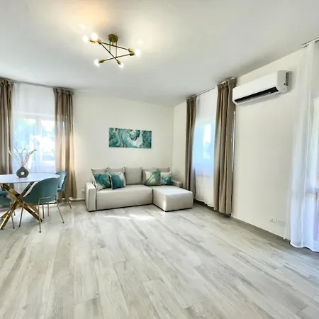 빌라 Seafront Duplex Sea View And Spacious Gardens 포르토레카나티