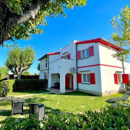 Seafront Duplex Sea View And Spacious Gardens Porto Recanati