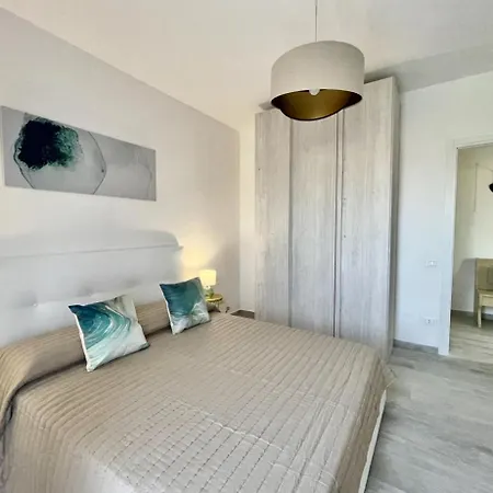Seafront Duplex Sea View And Spacious Gardens Villa