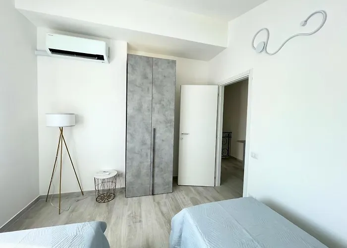 Seafront Duplex Sea View And Spacious Gardens Porto Recanati