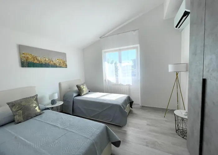 Seafront Duplex Sea View And Spacious Gardens * Porto Recanati