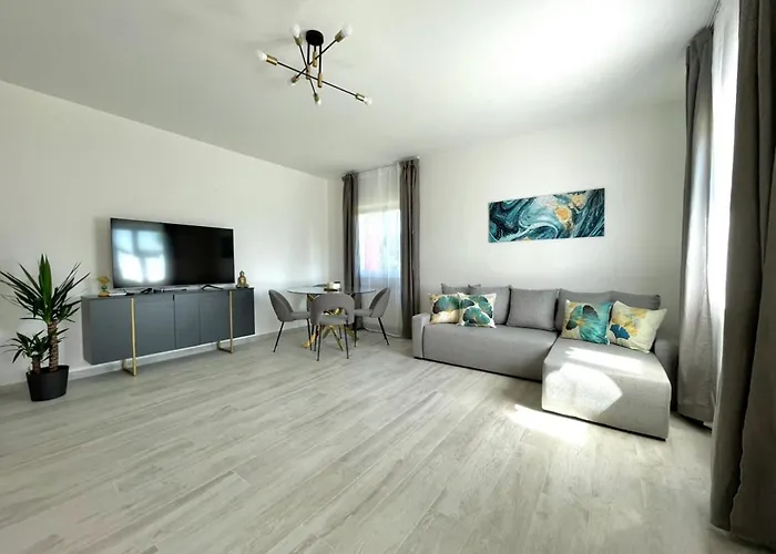 Βίλα Seafront Duplex Sea View And Spacious Gardens Porto Recanati