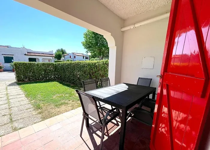 Seafront Duplex Sea View And Spacious Gardens Βίλα