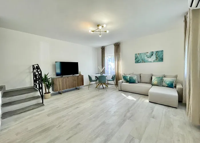 Βίλα Seafront Duplex Sea View And Spacious Gardens *