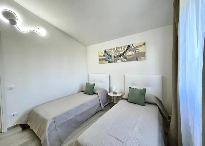 Seafront Duplex Sea View And Spacious Gardens Villa