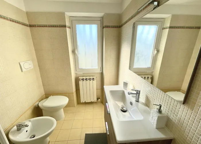 Seafront Duplex Sea View And Spacious Gardens *