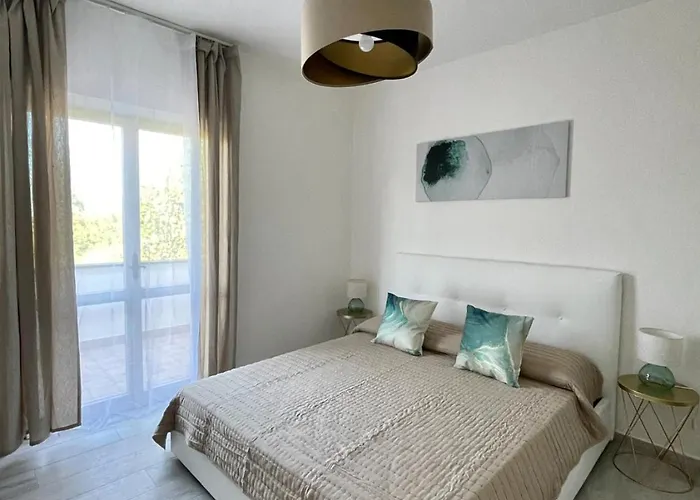 Villa Seafront Duplex Sea View And Spacious Gardens *